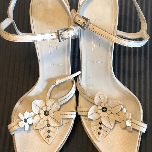 Prada white strappy flowered sandals 8 1/2 - Picture 1 of 6